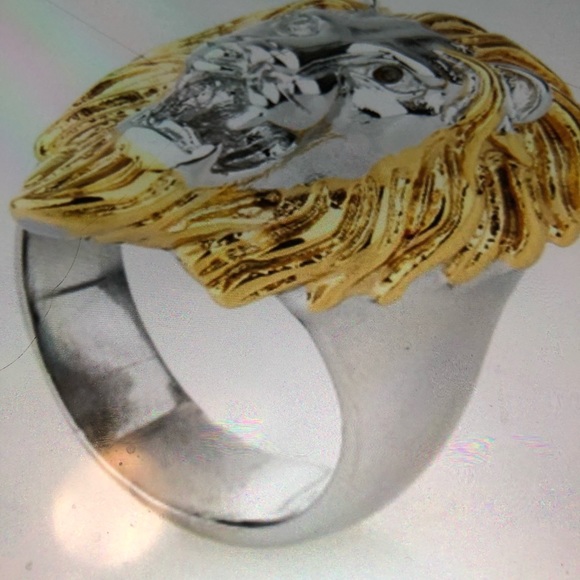 Ring - Picture 5 of 7